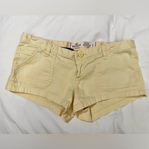 Women’s yellow low rise Hollister shorts - size 5